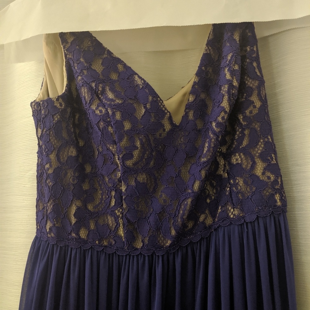 Dress - Picture 6 of 8